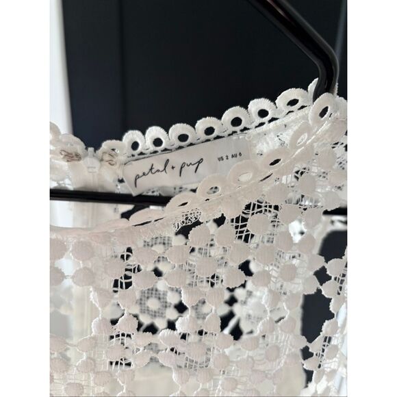 Petal & Pup Lauren Lace Overlay Dress White Size 2 - Picture 9 of 9